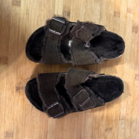 NWOT - Birkenstock Arizona Chocolate Suede Shearling Slide Sandal - Picture 3 of 16